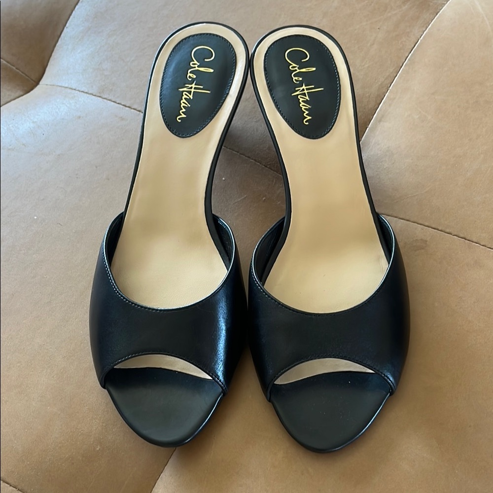 NWT - Cole Haan - Air claudia Black Leather slide with kitten heel - 10
